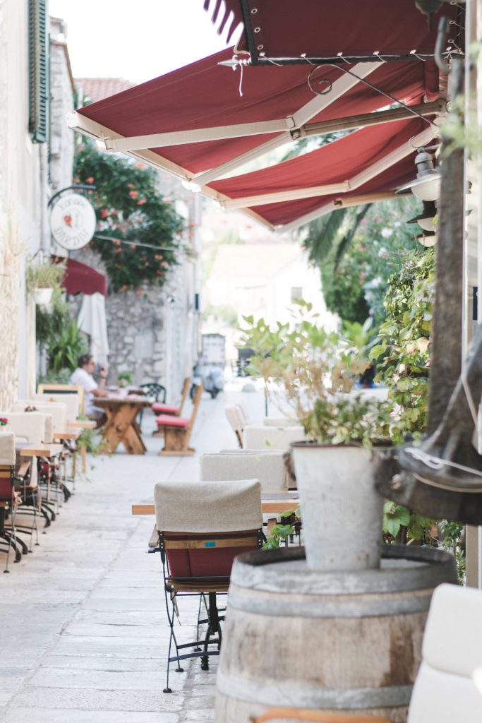 Konoba in Stari Grad, Croatia - from travel blog: http://Epepa.eu