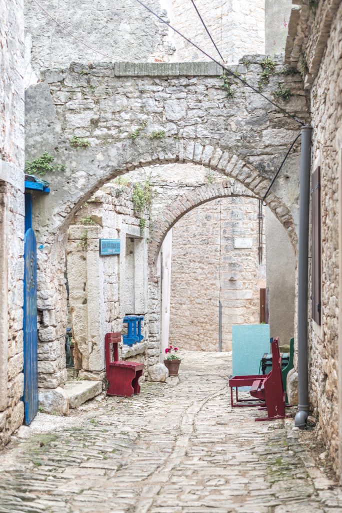 Charming cobblestone streets of Bale-Valle, Istria - from travel blog: http://Epepa.eu