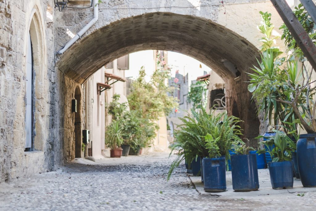 The Medieval City of Rhodes off the beaten track - from travel blog http://Epepa.eu