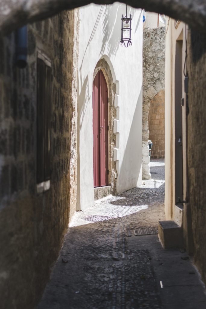 Narrow streets in the Old Town, Rhodes, Greece - from travel blog http://Epepa.eu