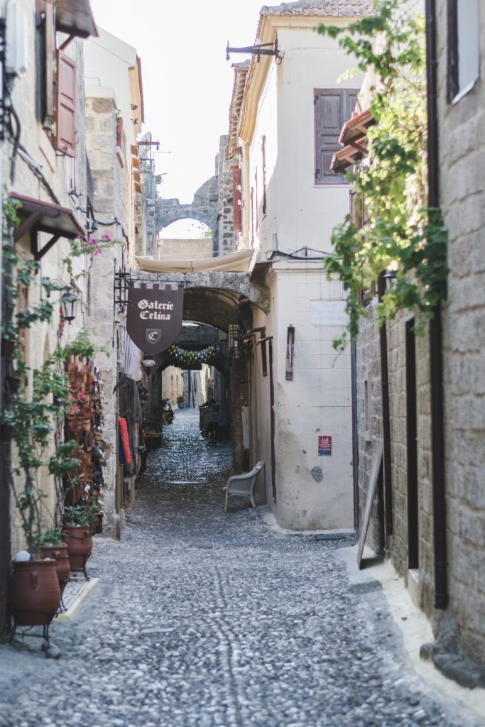 Narrow streets of Rhodes Medieval City, Greece - from travel blog http://Epepa.eu