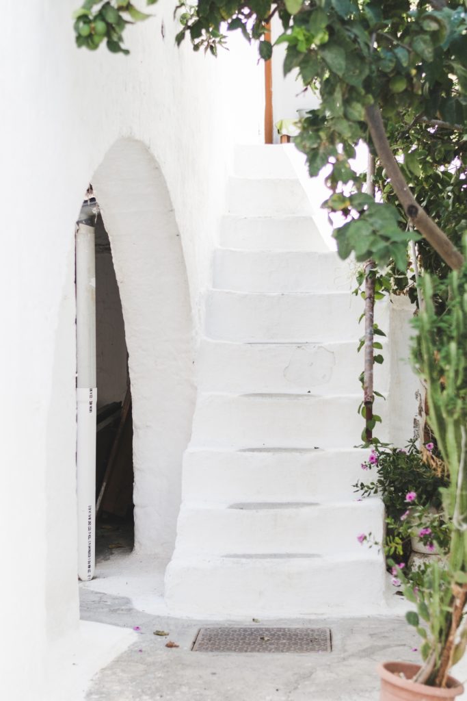 White house in Rhodes Old Town, Greece - from travel blog http://Epepa.eu