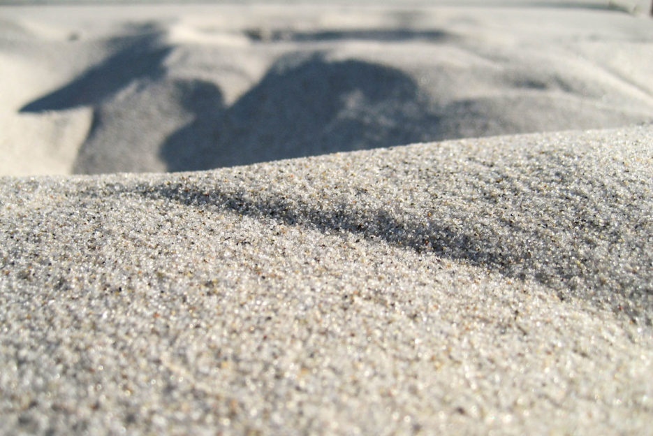 Droby piasek nad Bałtykiem