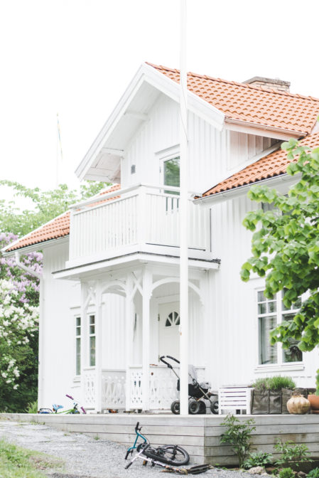 Uroczy biały domek na wyspie Styrsö, Szwecja