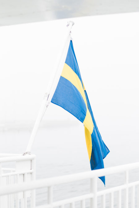 Szwedzka bandera na promie, Południowy Archipelag Göteborga