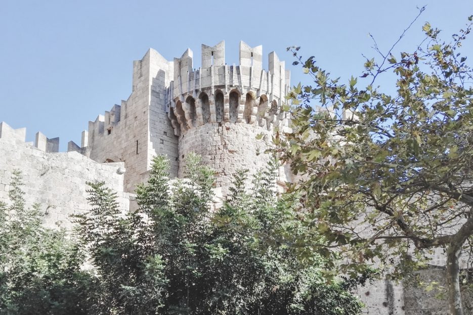 Must-see attractions in the Medieval Town od Rhodes, Greece - from travel blog https://epepa.eu/