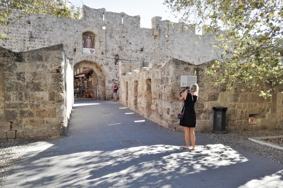 Travel blogger Epepa in Rhodes Town, Greece - from travel blog: https://epepa.eu/