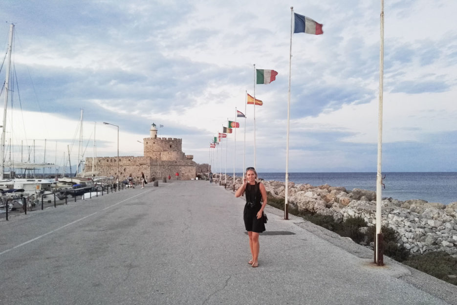 Epepa on the seaside promenade in Rhodes Town, Greece - from travel blog: https://epepa.eu/