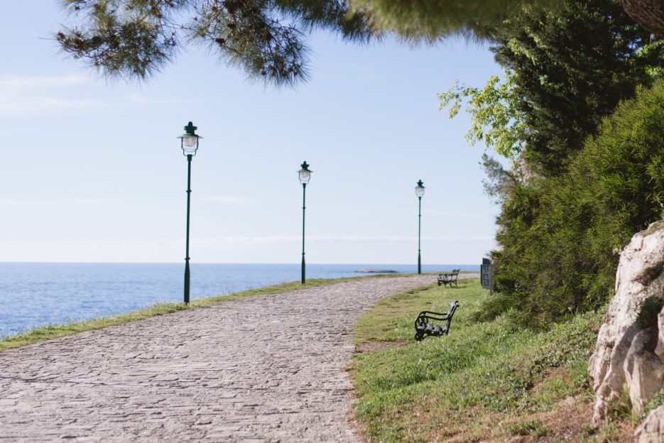 Šetalište braće Gnot, a seaside promenade in the old town of Rovinj, Istria, Croatia - from travel blog https://epepa.eu